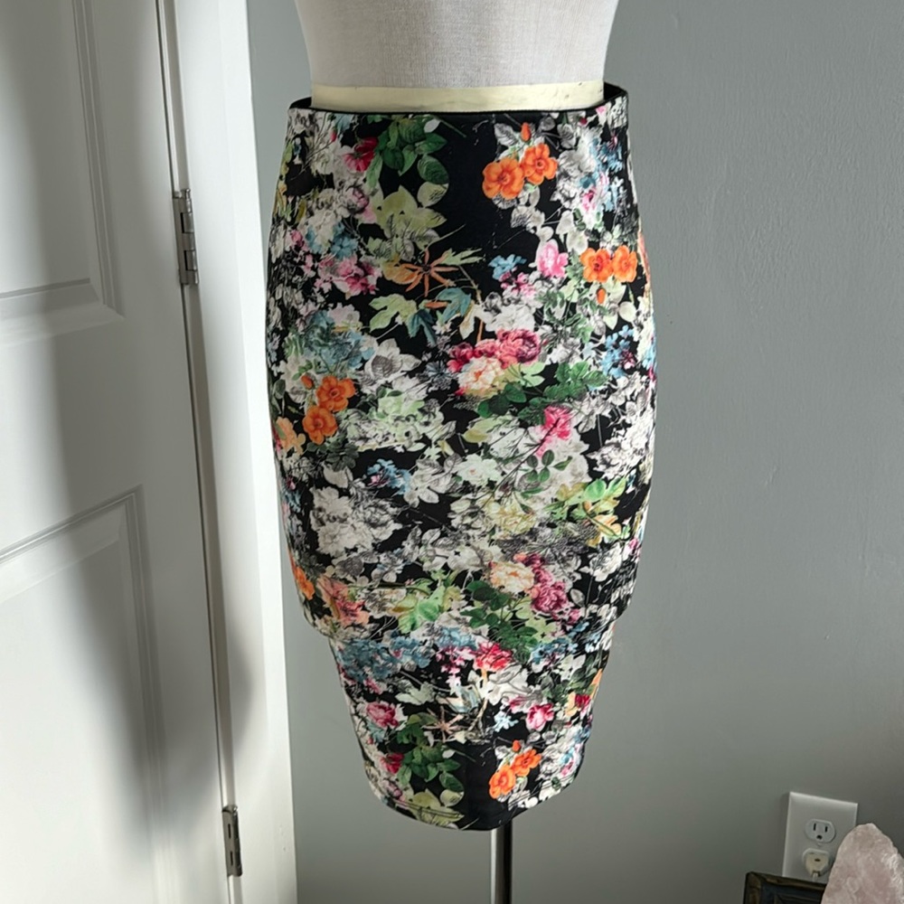 Bodycon Floral Pattern Pencil Skirt Size M